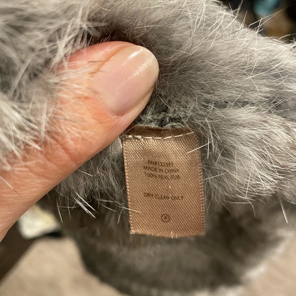 Knitted rabbit fur vest - Picture 3 of 3